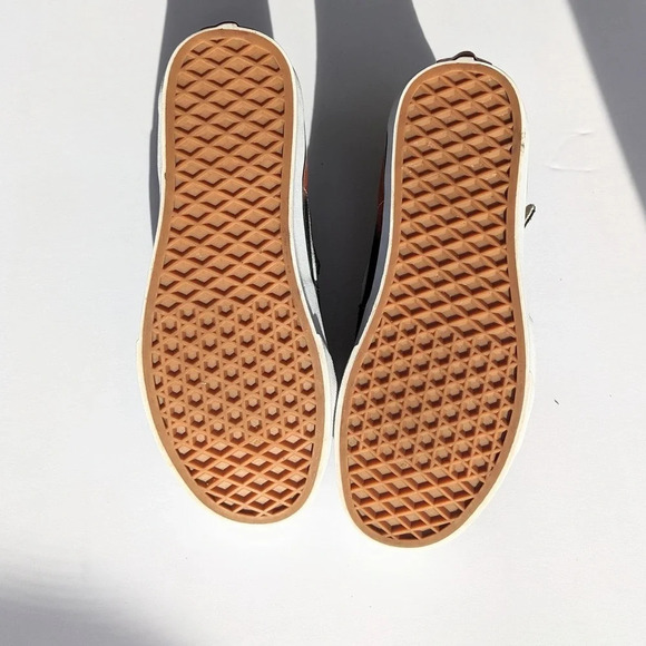 VANS ‘Off The Wall’ Sk8 Hi Custom Aurora Design Black Suede Sneakers - Picture 4 of 10